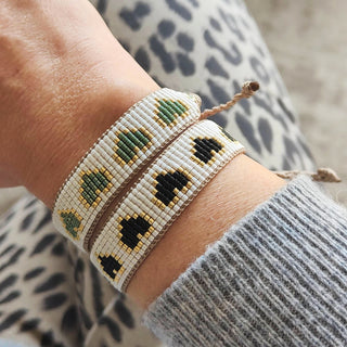 Bracelets tissés coeurs